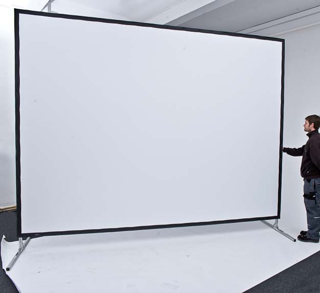 Set Beamer, Leinwand, Tontechnik für Präsentation – Bild 2