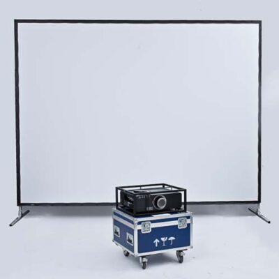 Set Beamer, Leinwand, Tontechnik für Präsentation